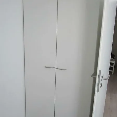 Moderne 3-zimmer In Stuttgart-freiberg アパート